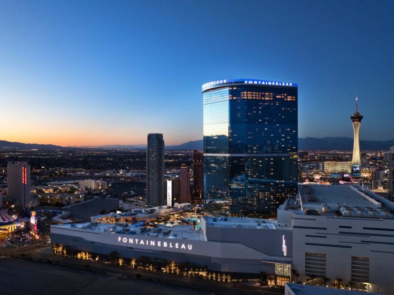 Fontainebleau Las Vegas exterior